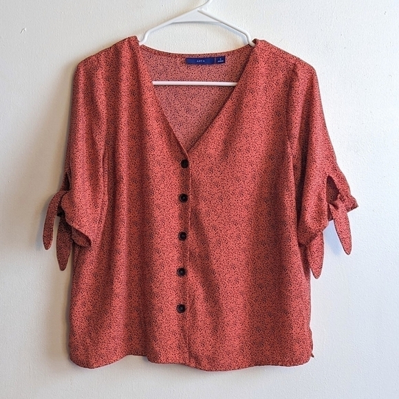 Apt. 9 Blouse - Picture 1 of 6